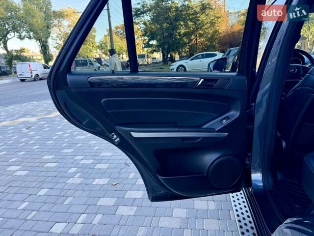 Мерседес М-Класс 2011 в Одессе на Automoto.ua Серый Мерседес М-Класс, объемом двигателя 3.5 л и пробегом 163 тыс. км за 13900 $, фото 52 на Automoto.ua