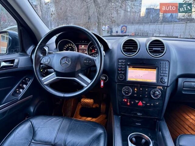 Серый Мерседес М-Класс, объемом двигателя 3.5 л и пробегом 163 тыс. км за 14400 $, фото 63 на Automoto.ua