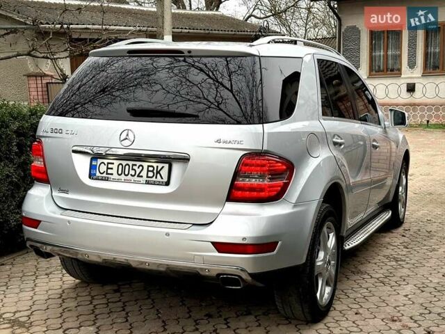 Сірий Мерседес М-Клас, об'ємом двигуна 2.99 л та пробігом 317 тис. км за 15700 $, фото 58 на Automoto.ua