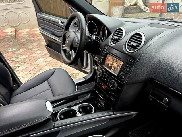 Сірий Мерседес М-Клас, об'ємом двигуна 2.99 л та пробігом 317 тис. км за 15700 $, фото 39 на Automoto.ua