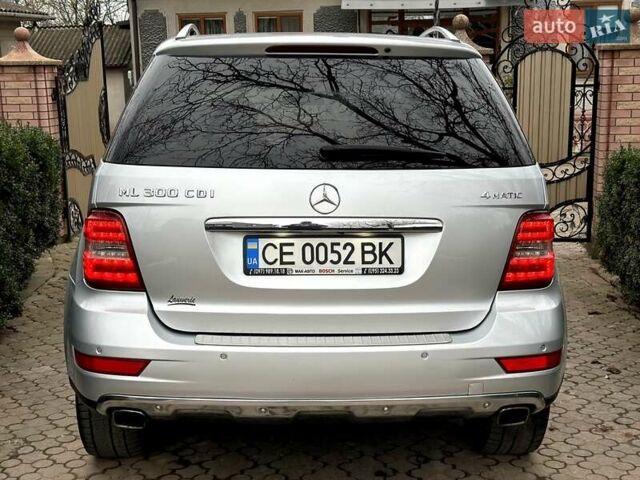 Сірий Мерседес М-Клас, об'ємом двигуна 2.99 л та пробігом 317 тис. км за 15700 $, фото 57 на Automoto.ua