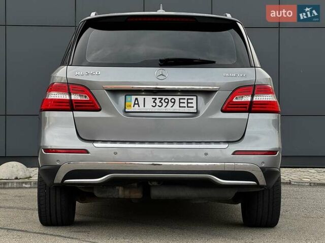 Серый Мерседес М-Класс, объемом двигателя 2.14 л и пробегом 214 тыс. км за 19000 $, фото 8 на Automoto.ua