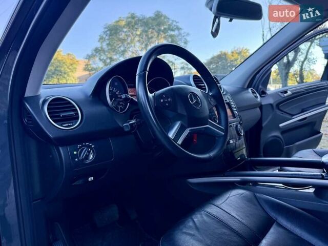 Мерседес М-Класс 2011 в Одессе на Automoto.ua Серый Мерседес М-Класс, объемом двигателя 3.5 л и пробегом 163 тыс. км за 13900 $, фото 33 на Automoto.ua