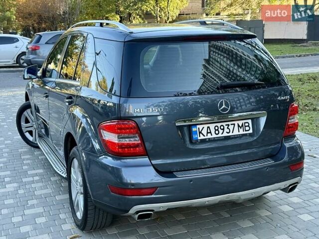 Мерседес М-Класс 2011 в Одессе на Automoto.ua Серый Мерседес М-Класс, объемом двигателя 3.5 л и пробегом 163 тыс. км за 13900 $, фото 24 на Automoto.ua