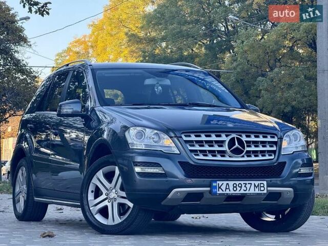 Мерседес М-Класс 2011 в Одессе на Automoto.ua Серый Мерседес М-Класс, объемом двигателя 3.5 л и пробегом 163 тыс. км за 13900 $, фото 23 на Automoto.ua