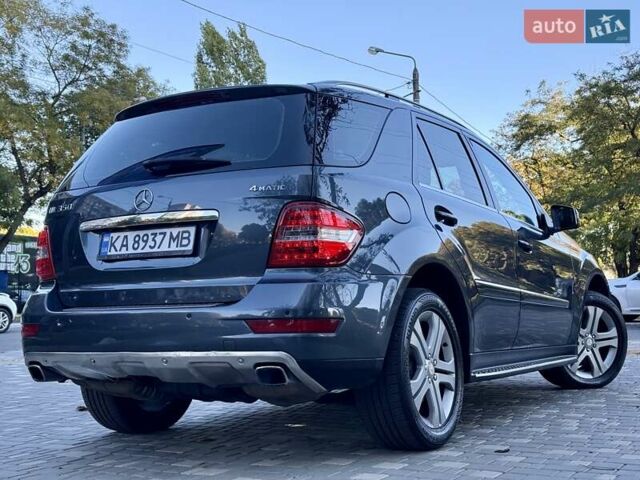 Мерседес М-Класс 2011 в Одессе на Automoto.ua Серый Мерседес М-Класс, объемом двигателя 3.5 л и пробегом 163 тыс. км за 13900 $, фото 17 на Automoto.ua
