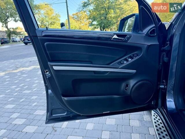 Мерседес М-Класс 2011 в Одессе на Automoto.ua Серый Мерседес М-Класс, объемом двигателя 3.5 л и пробегом 163 тыс. км за 13900 $, фото 32 на Automoto.ua