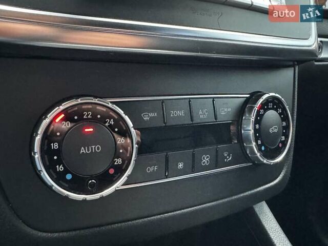 Серый Мерседес М-Класс, объемом двигателя 2.14 л и пробегом 214 тыс. км за 19000 $, фото 27 на Automoto.ua