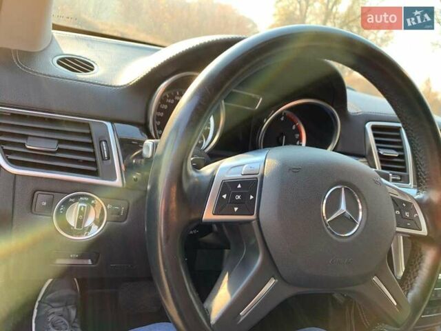 Серый Мерседес М-Класс, объемом двигателя 2.99 л и пробегом 209 тыс. км за 20700 $, фото 11 на Automoto.ua