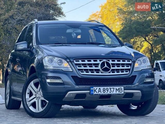 Мерседес М-Класс 2011 в Одессе на Automoto.ua Серый Мерседес М-Класс, объемом двигателя 3.5 л и пробегом 163 тыс. км за 13900 $, фото 19 на Automoto.ua