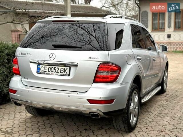 Сірий Мерседес М-Клас, об'ємом двигуна 2.99 л та пробігом 317 тис. км за 15700 $, фото 70 на Automoto.ua