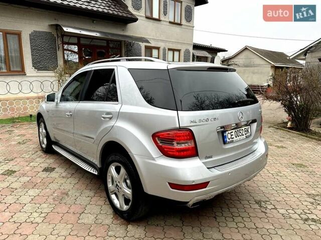 Сірий Мерседес М-Клас, об'ємом двигуна 2.99 л та пробігом 317 тис. км за 15700 $, фото 19 на Automoto.ua