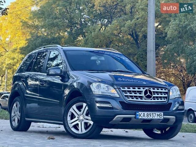 Мерседес М-Класс 2011 в Одессе на Automoto.ua Серый Мерседес М-Класс, объемом двигателя 3.5 л и пробегом 163 тыс. км за 13900 $, фото 21 на Automoto.ua