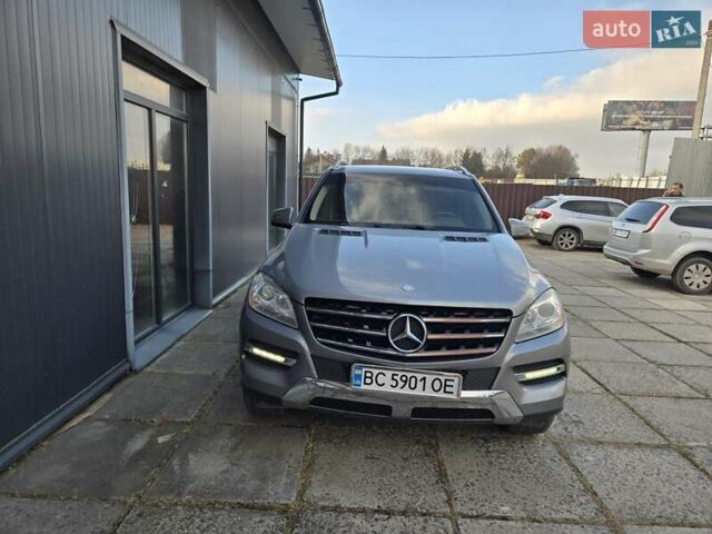 Серый Мерседес М-Класс, объемом двигателя 2.99 л и пробегом 289 тыс. км за 21800 $, фото 2 на Automoto.ua