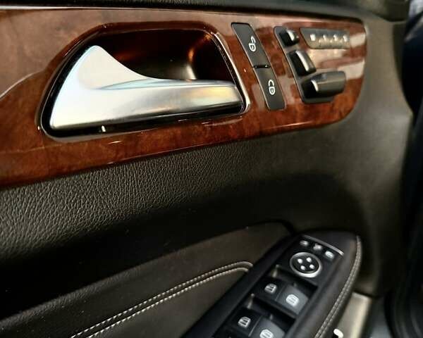 Серый Мерседес М-Класс, объемом двигателя 2.99 л и пробегом 224 тыс. км за 25000 $, фото 15 на Automoto.ua