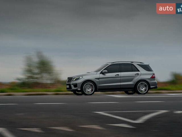 Сірий Мерседес М-Клас, об'ємом двигуна 5.46 л та пробігом 203 тис. км за 55000 $, фото 34 на Automoto.ua