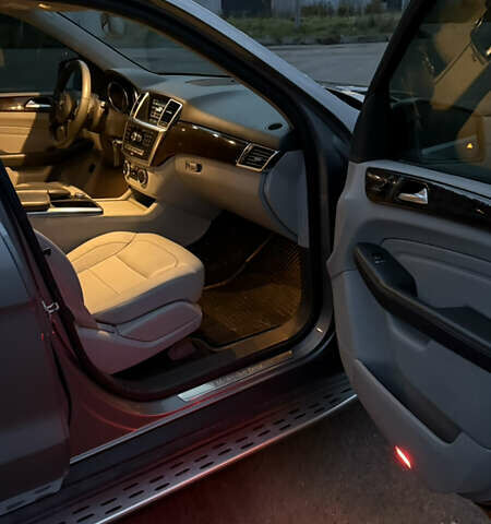 Серый Мерседес М-Класс, объемом двигателя 2.99 л и пробегом 341 тыс. км за 18300 $, фото 39 на Automoto.ua