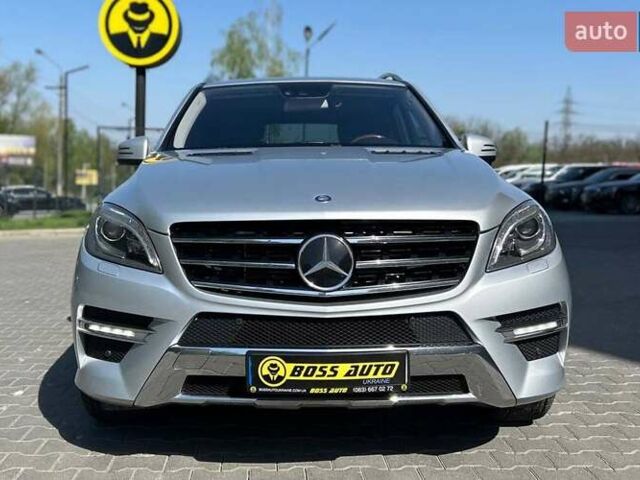 Серый Мерседес М-Класс, объемом двигателя 2.99 л и пробегом 220 тыс. км за 25000 $, фото 1 на Automoto.ua