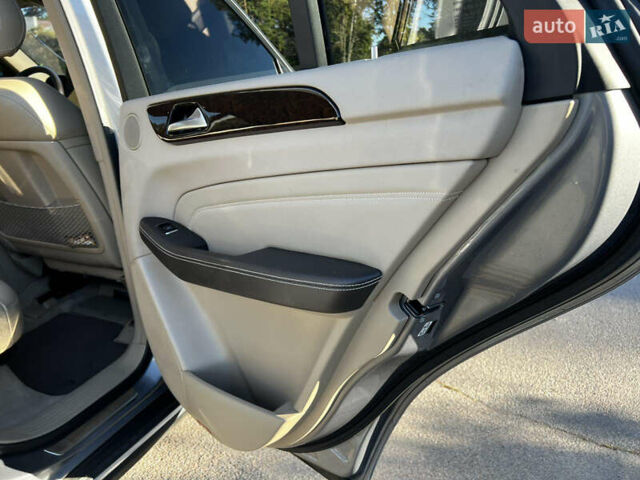 Сірий Мерседес М-Клас, об'ємом двигуна 2.99 л та пробігом 259 тис. км за 21300 $, фото 19 на Automoto.ua