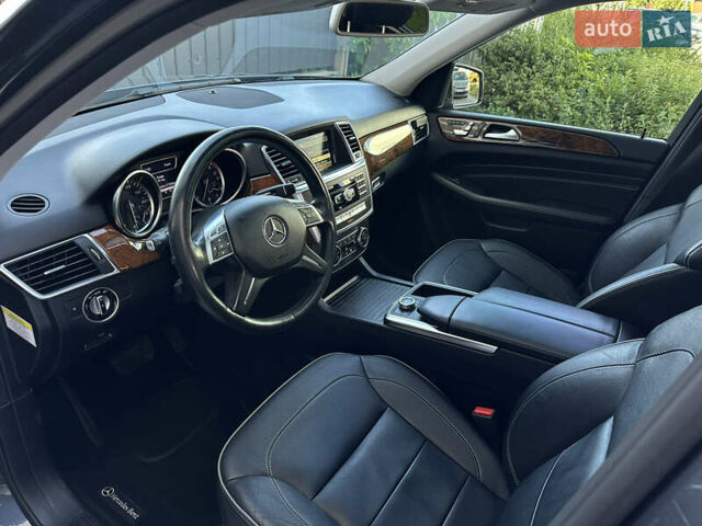 Серый Мерседес М-Класс, объемом двигателя 2.99 л и пробегом 245 тыс. км за 18999 $, фото 28 на Automoto.ua