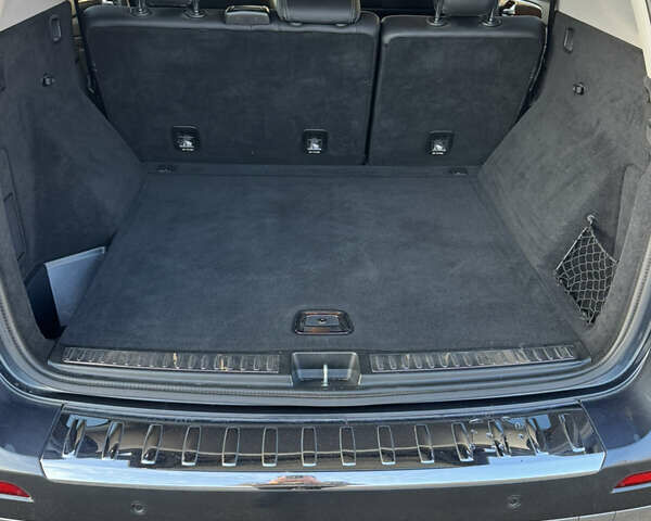 Серый Мерседес М-Класс, объемом двигателя 2.99 л и пробегом 110 тыс. км за 28000 $, фото 9 на Automoto.ua