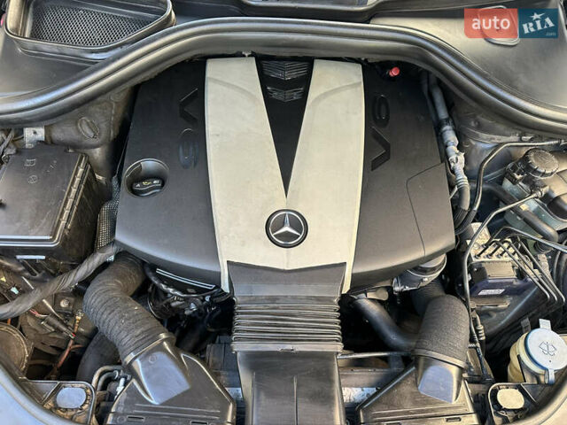Серый Мерседес М-Класс, объемом двигателя 2.99 л и пробегом 245 тыс. км за 18999 $, фото 52 на Automoto.ua