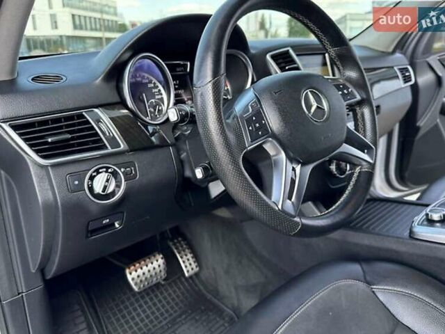 Серый Мерседес М-Класс, объемом двигателя 0 л и пробегом 232 тыс. км за 19700 $, фото 4 на Automoto.ua