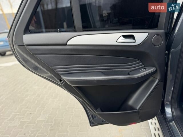 Сірий Мерседес М-Клас, об'ємом двигуна 2.14 л та пробігом 240 тис. км за 19900 $, фото 25 на Automoto.ua