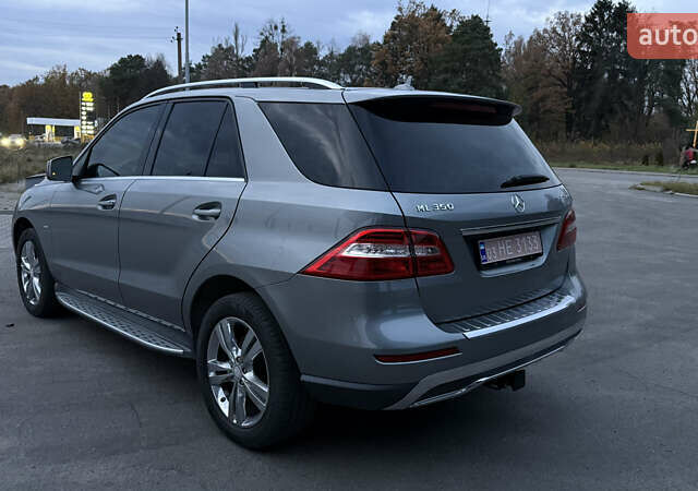 Серый Мерседес М-Класс, объемом двигателя 2.99 л и пробегом 341 тыс. км за 18300 $, фото 4 на Automoto.ua