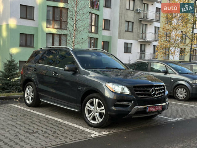 Серый Мерседес М-Класс, объемом двигателя 2.99 л и пробегом 245 тыс. км за 18999 $, фото 2 на Automoto.ua