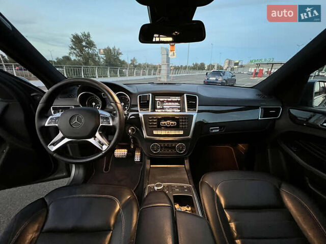 Серый Мерседес М-Класс, объемом двигателя 2.2 л и пробегом 277 тыс. км за 20000 $, фото 21 на Automoto.ua