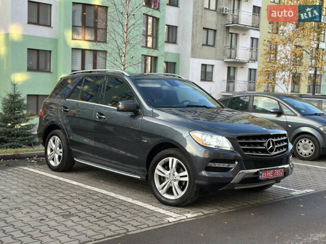 Серый Мерседес М-Класс, объемом двигателя 2.99 л и пробегом 245 тыс. км за 18999 $, фото 1 на Automoto.ua