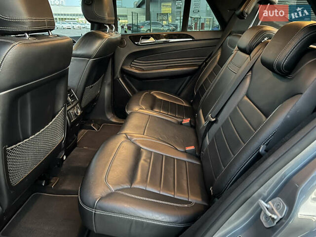 Серый Мерседес М-Класс, объемом двигателя 2.2 л и пробегом 277 тыс. км за 20000 $, фото 19 на Automoto.ua