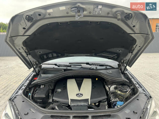 Серый Мерседес М-Класс, объемом двигателя 2.99 л и пробегом 332 тыс. км за 16800 $, фото 2 на Automoto.ua