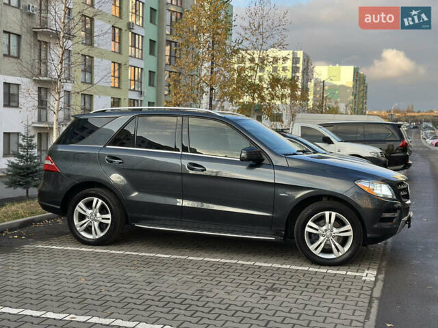 Серый Мерседес М-Класс, объемом двигателя 2.99 л и пробегом 245 тыс. км за 18999 $, фото 10 на Automoto.ua