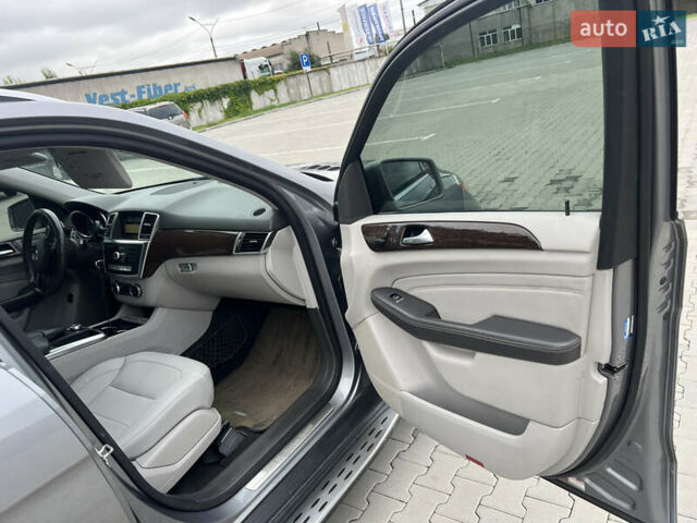 Серый Мерседес М-Класс, объемом двигателя 2.99 л и пробегом 332 тыс. км за 16800 $, фото 9 на Automoto.ua