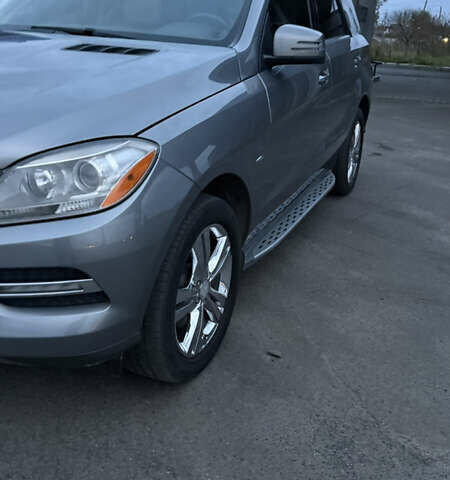 Серый Мерседес М-Класс, объемом двигателя 2.99 л и пробегом 341 тыс. км за 18300 $, фото 12 на Automoto.ua