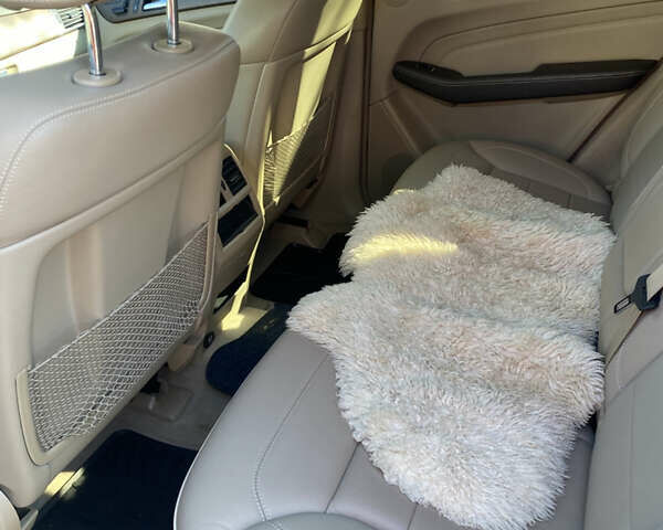 Сірий Мерседес М-Клас, об'ємом двигуна 2.99 л та пробігом 375 тис. км за 20000 $, фото 18 на Automoto.ua