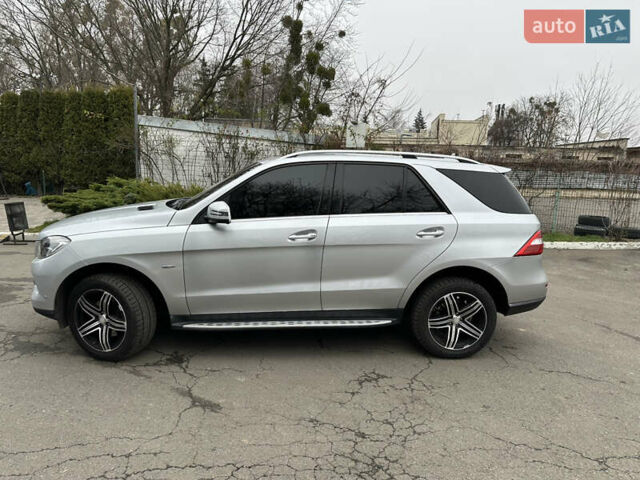 Сірий Мерседес М-Клас, об'ємом двигуна 3.5 л та пробігом 210 тис. км за 20500 $, фото 8 на Automoto.ua