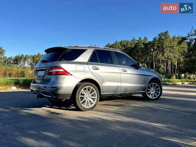 Сірий Мерседес М-Клас, об'ємом двигуна 2.99 л та пробігом 259 тис. км за 21300 $, фото 6 на Automoto.ua