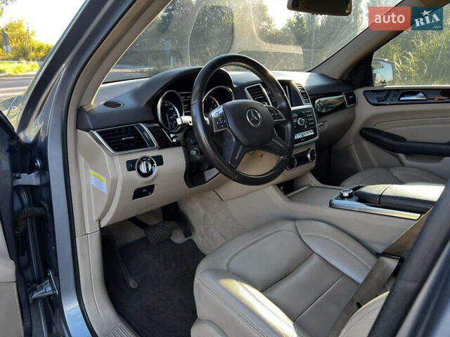 Сірий Мерседес М-Клас, об'ємом двигуна 2.99 л та пробігом 259 тис. км за 21300 $, фото 28 на Automoto.ua