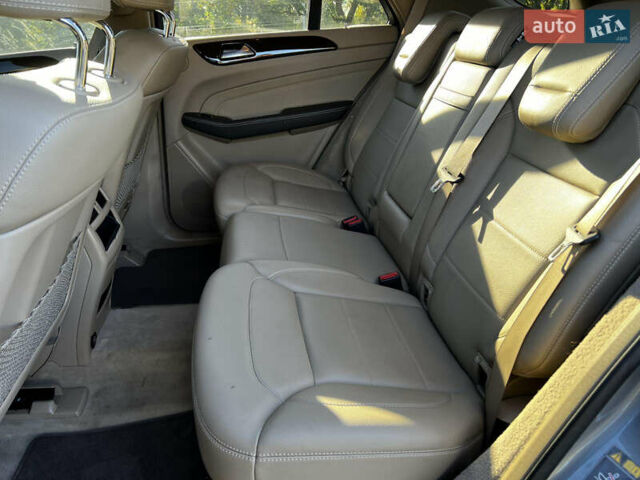 Сірий Мерседес М-Клас, об'ємом двигуна 2.99 л та пробігом 259 тис. км за 21300 $, фото 22 на Automoto.ua