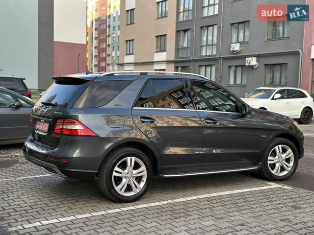 Серый Мерседес М-Класс, объемом двигателя 2.99 л и пробегом 245 тыс. км за 18999 $, фото 14 на Automoto.ua