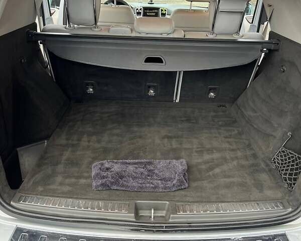 Сірий Мерседес М-Клас, об'ємом двигуна 2.99 л та пробігом 233 тис. км за 20777 $, фото 25 на Automoto.ua