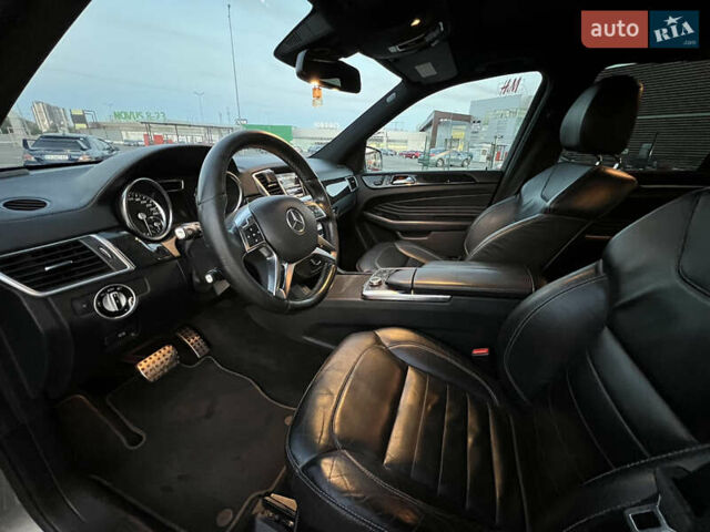 Серый Мерседес М-Класс, объемом двигателя 2.2 л и пробегом 277 тыс. км за 20000 $, фото 13 на Automoto.ua