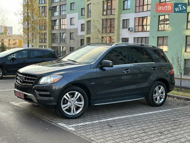 Серый Мерседес М-Класс, объемом двигателя 2.99 л и пробегом 245 тыс. км за 18999 $, фото 8 на Automoto.ua