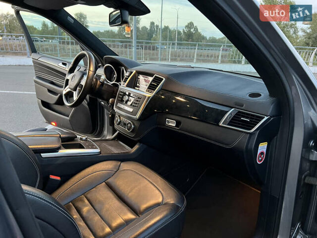 Серый Мерседес М-Класс, объемом двигателя 2.2 л и пробегом 277 тыс. км за 20000 $, фото 15 на Automoto.ua