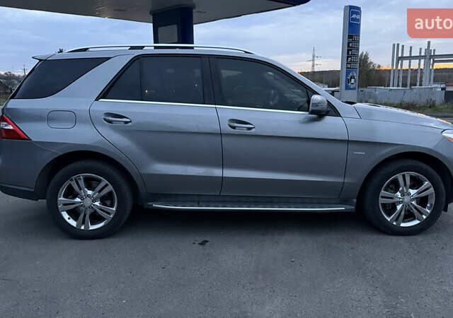 Серый Мерседес М-Класс, объемом двигателя 2.99 л и пробегом 341 тыс. км за 18300 $, фото 7 на Automoto.ua