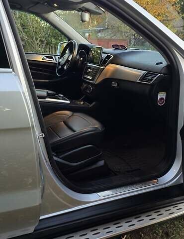 Сірий Мерседес М-Клас, об'ємом двигуна 2.14 л та пробігом 217 тис. км за 19000 $, фото 7 на Automoto.ua