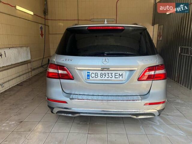Сірий Мерседес М-Клас, об'ємом двигуна 3.5 л та пробігом 245 тис. км за 22500 $, фото 7 на Automoto.ua
